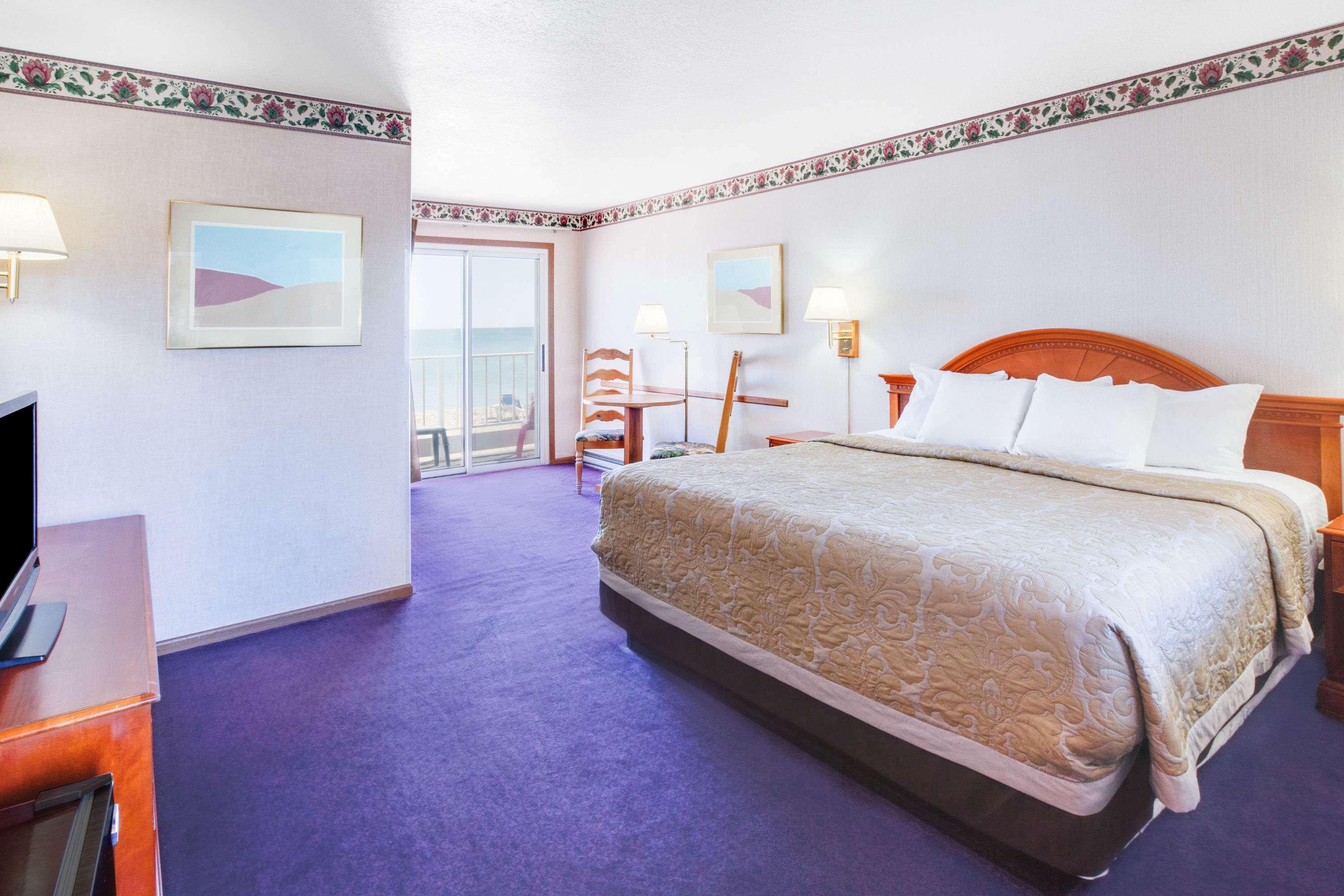 Super 8 By Wyndham Mackinaw City/Beachfront Area Экстерьер фото